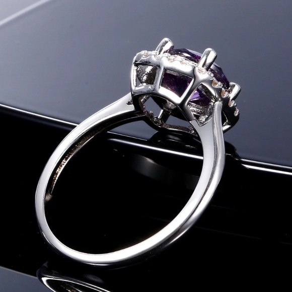 Amethyst Gemstone 925 Sterling Silver 8MM Ring - Picture 6 of 7